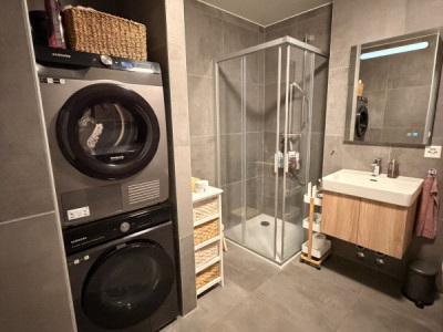 Appartement récent de 2.5 pièces avec balcon et parking intérieur – Cossonay image 6