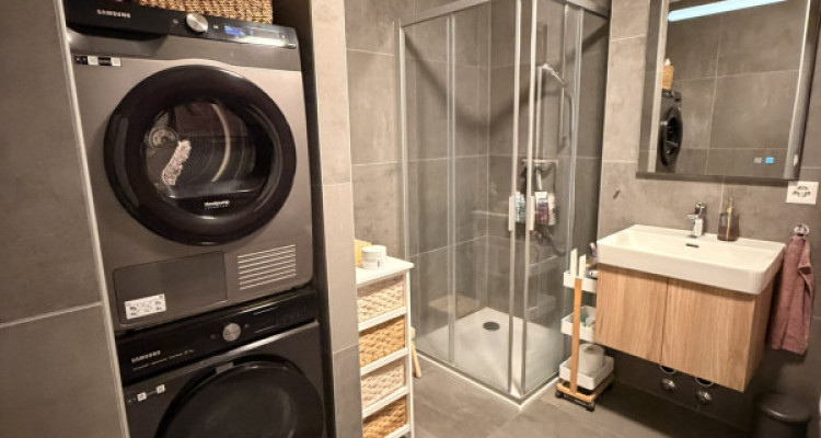 Appartement récent de 2.5 pièces avec balcon et parking intérieur – Cossonay image 6