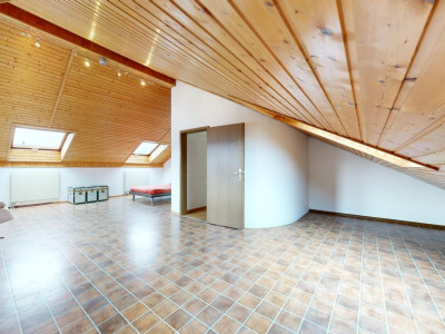 Grosszügiges Reiheneckhaus mit Garten und ausgebautem Dachstock image 3