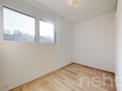 Moderne 3.5-Zimmer-Wohnung mit Balkon und flexiblem Zusatzraum image 7