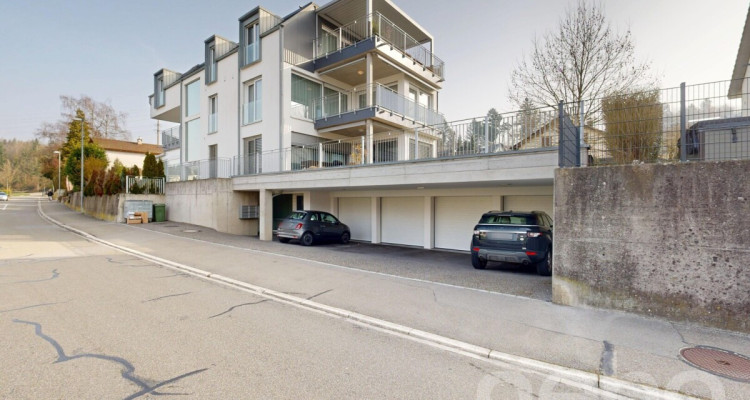 Moderne 3.5-Zimmer-Wohnung mit Balkon und flexiblem Zusatzraum image 1