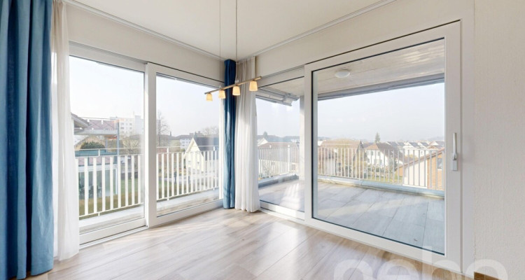 Moderne 3.5-Zimmer-Wohnung mit Balkon und flexiblem Zusatzraum image 3