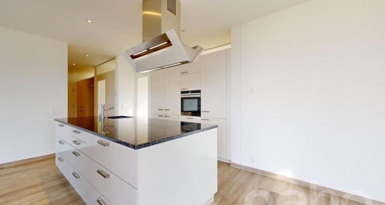 Moderne 3.5-Zimmer-Wohnung mit Balkon und flexiblem Zusatzraum image 4