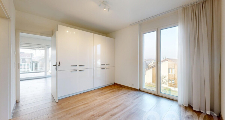 Moderne 3.5-Zimmer-Wohnung mit Balkon und flexiblem Zusatzraum image 5