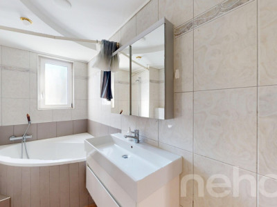 Renovierte 4.5-Zimmer-Wohnung in Zürich-Seebach image 1