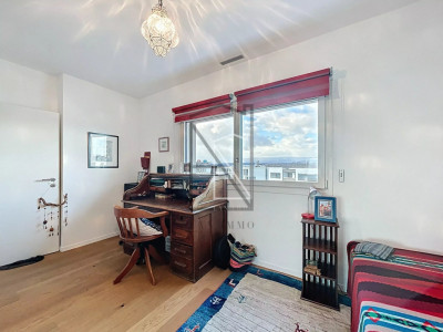 Modern 3.5-Room Apartment in Saint-Sulpice, Suisse image 12