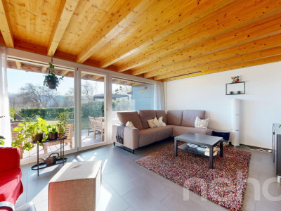 Grosszügige Doppelhaushälfte mit Garten und Terrassen an ruhiger Lage image 2