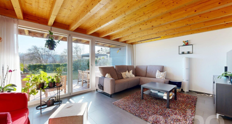 Grosszügige Doppelhaushälfte mit Garten und Terrassen an ruhiger Lage image 2