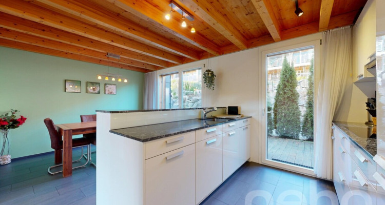 Grosszügige Doppelhaushälfte mit Garten und Terrassen an ruhiger Lage image 4