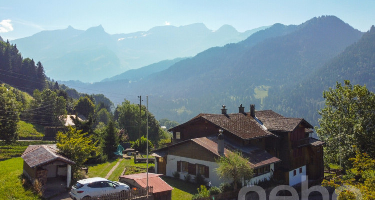 Chalet lumineux avec vue imprenable sur les montagnes image 3