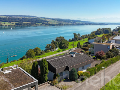 Freistehendes Einfamilienhaus mit traumhafter Seesicht image 1