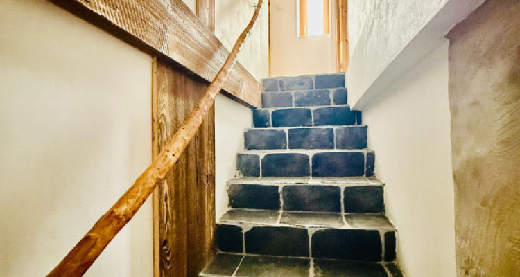 MAGNIFIQUE DUPLEX RÉNOVÉ DE 3.5 PCS + LOCAL/ATELIER -  MASE (MONT-NOBLE) image 8