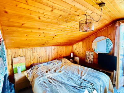 CHALET 4.5 PCES - 122 M2 + NOMBREUSES DÉPENDANCES image 8