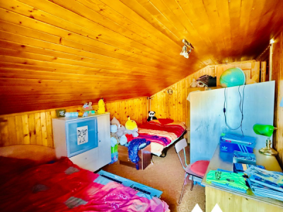 CHALET 4.5 PCES - 122 M2 + NOMBREUSES DÉPENDANCES image 9