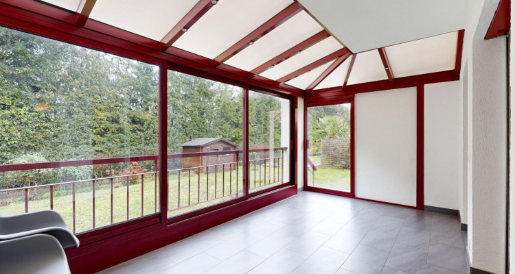 A quelques minutes du lac et de larrêt Tuileries image 5