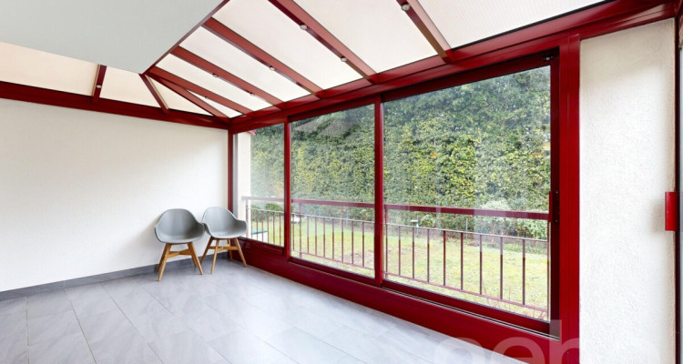 A quelques minutes du lac et de larrêt Tuileries image 7