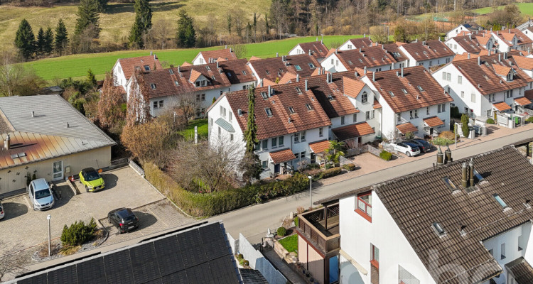 Gepflegtes 5.5-Zimmer-Reihenmittelhaus an in Stallikon image 1