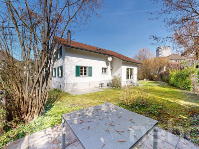 Grosszügiges Einfamilienhaus mit Garten im Zentrum image 12