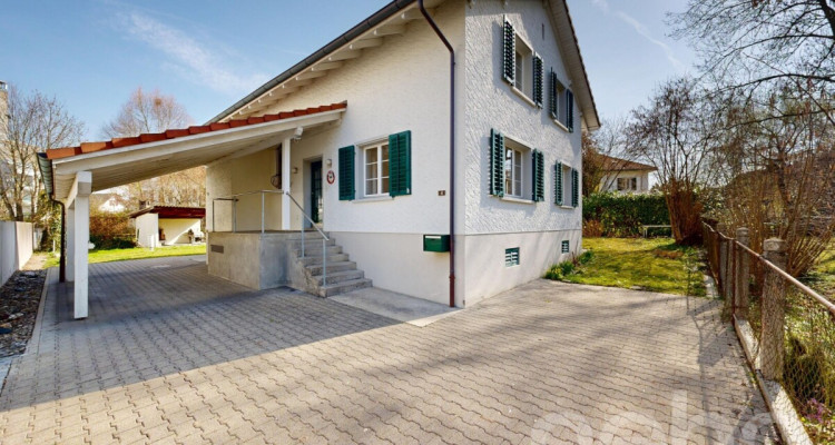 Grosszügiges Einfamilienhaus mit Garten im Zentrum image 1