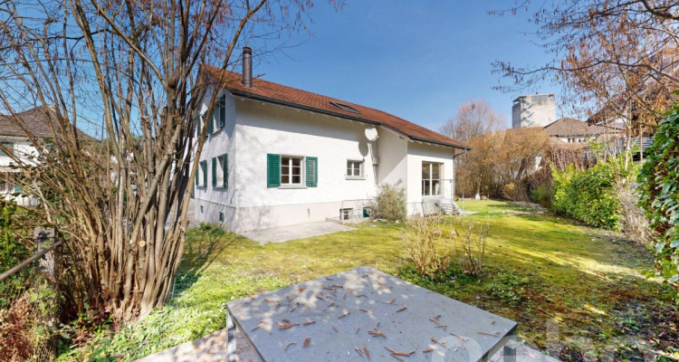 Grosszügiges Einfamilienhaus mit Garten im Zentrum image 12