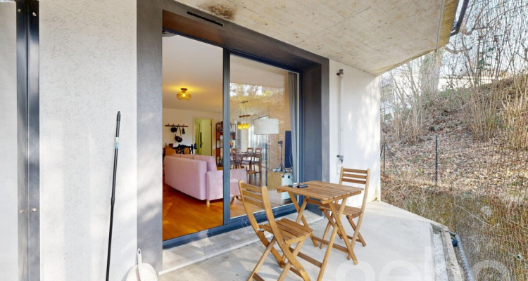Superb modern 2.5-room apartment with terrace in Lausanne image 7