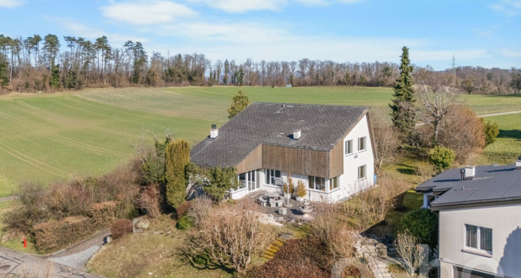 Panorama-Einfamilienhaus mit Blick auf das Kloster Mariastein image 1