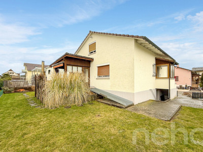 Freistehendes Einfamilienhaus an bevorzugter Lage mit Ausbaupotential image 1