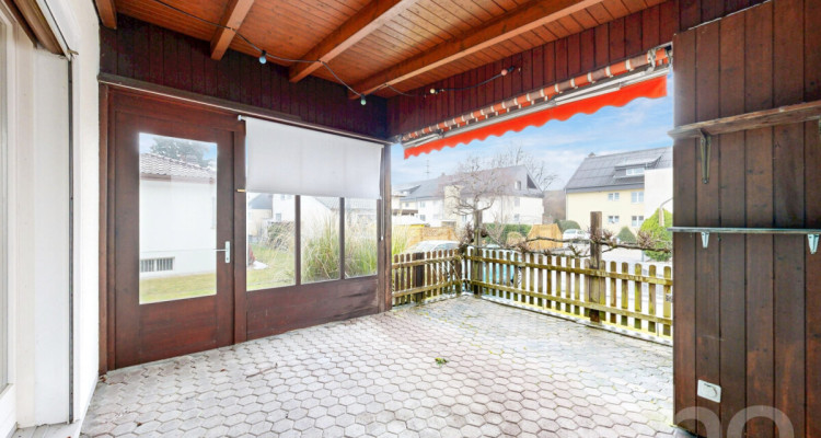 Freistehendes Einfamilienhaus an bevorzugter Lage mit Ausbaupotential image 2