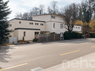 Charmantes Reihenhaus mit Garten in familienfreundlicher Lage image 2