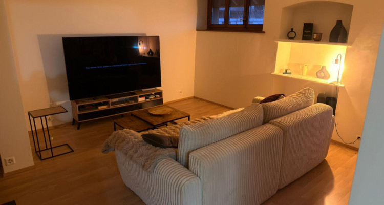 Très joli 4 pièces entièrement rénové en campagne Genevoise image 3