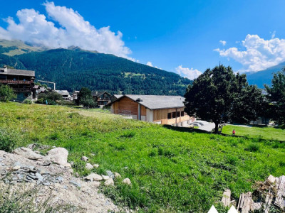 TERRAIN CONSTRUCTIBLE DE 533 M2 ! MASE (MONT-NOBLE) image 1