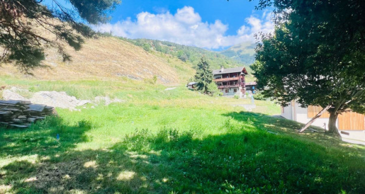 TERRAIN CONSTRUCTIBLE DE 533 M2 ! MASE (MONT-NOBLE) image 4