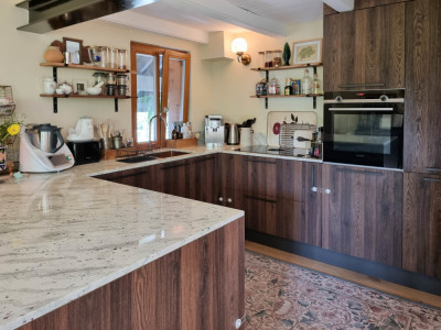 À vendre – Élégant duplex rénové avec jardin privatif à Presinge image 2