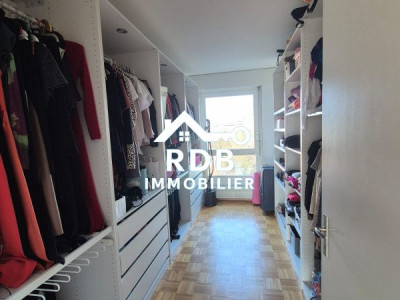 Appartement de 5,5 pièces au 4ème étage situé à Chêne Bougeries 1224 image 4