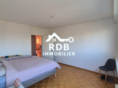 Appartement de 5,5 pièces au 4ème étage situé à Chêne Bougeries 1224 image 2