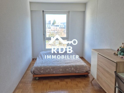 Appartement de 5,5 pièces au 4ème étage situé à Chêne Bougeries 1224 image 3