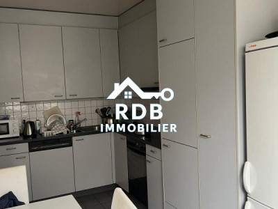 Appartement de 5 pièces au 3ème étage situé à Genève 1201 sur cour intérieur  image 6