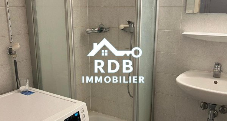 Appartement de 5 pièces au 3ème étage situé à Genève 1201 sur cour intérieur  image 9