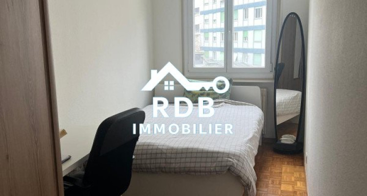 Appartement de 5 pièces au 3ème étage situé à Genève 1201 sur cour intérieur  image 2