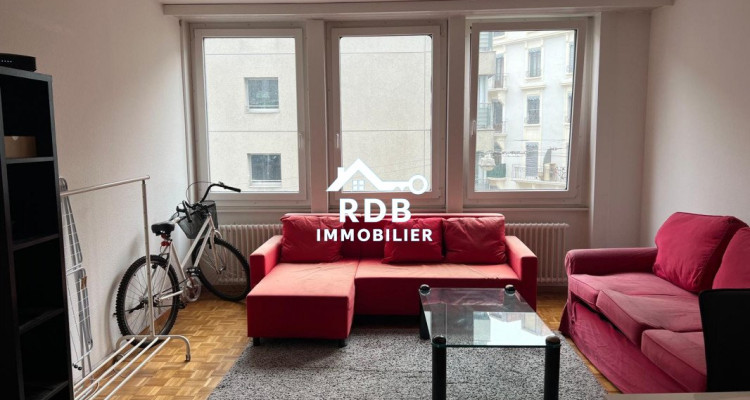 Appartement de 5 pièces au 3ème étage situé à Genève 1201 sur cour intérieur  image 4