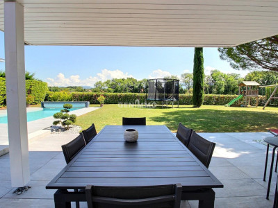 CHENS-SUR-LEMAN (France voisine) Villa darchitecte image 1