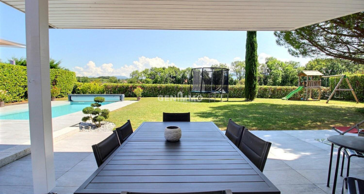 CHENS-SUR-LEMAN (France voisine) Villa darchitecte image 1