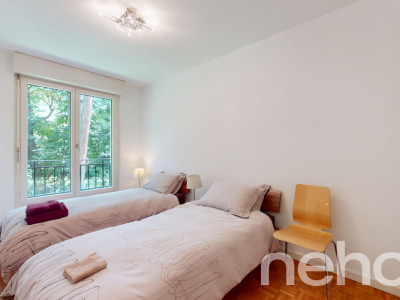 Entouré de verdure image 9