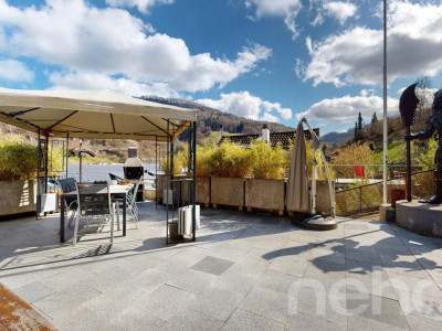 Einfamilienhaus mit 2 Garagen und vielseitigem Raumangebot image 2