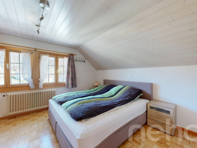 Einfamilienhaus mit 2 Garagen und vielseitigem Raumangebot image 8