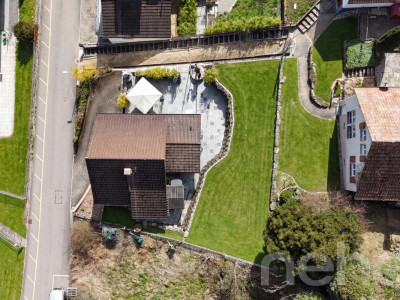 Einfamilienhaus mit 2 Garagen und vielseitigem Raumangebot image 12