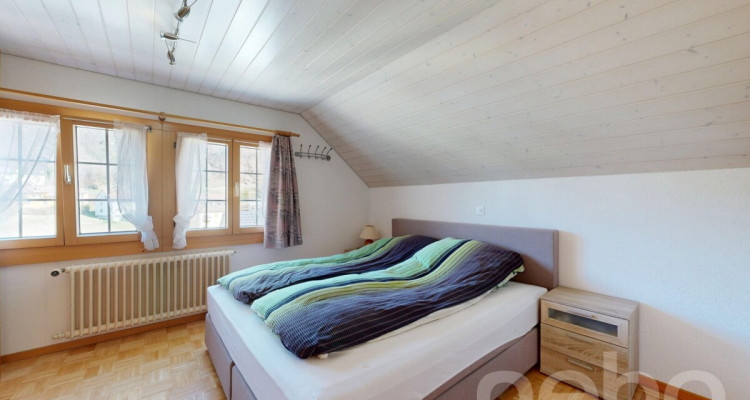 Einfamilienhaus mit 2 Garagen und vielseitigem Raumangebot image 8