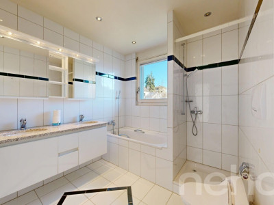 Elegante Wohnresidenz mit separaten Atelier und Panoramasicht image 11