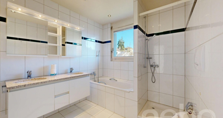 Elegante Wohnresidenz mit separaten Atelier und Panoramasicht image 11