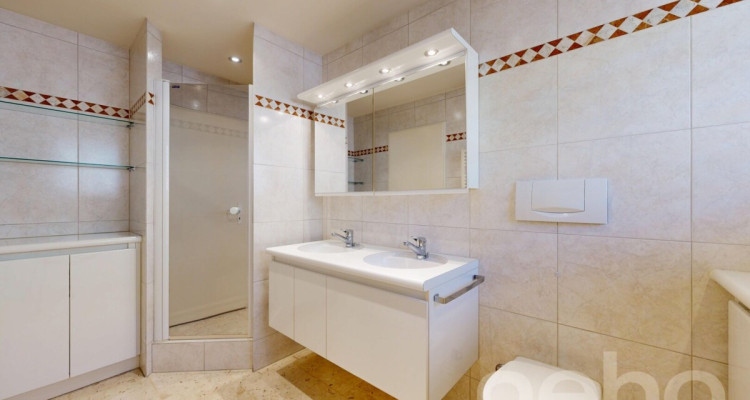 Elegante Wohnresidenz mit separaten Atelier und Panoramasicht image 12